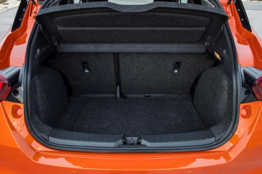 Багажник Nissan Micra 2017 года  (фото 18 из 30)